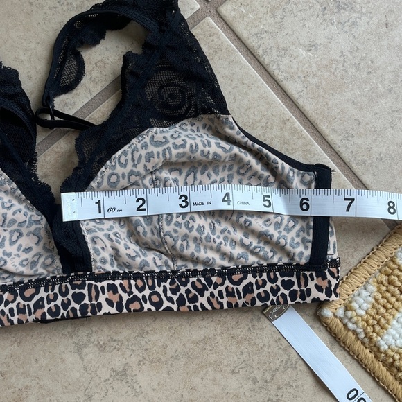 VS PINK Bralette Size M - Picture 6 of 7